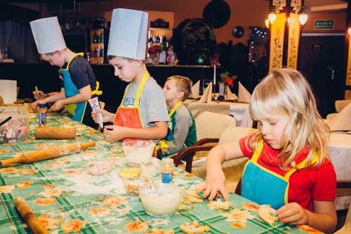 Warsztaty kulinarne dla dzieci w Hotelu Białowieski w Białowieży